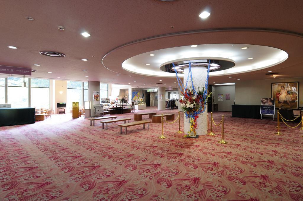 Royal Hotel Yamanaka Onsen Kajikaso Kaga  Buitenkant foto